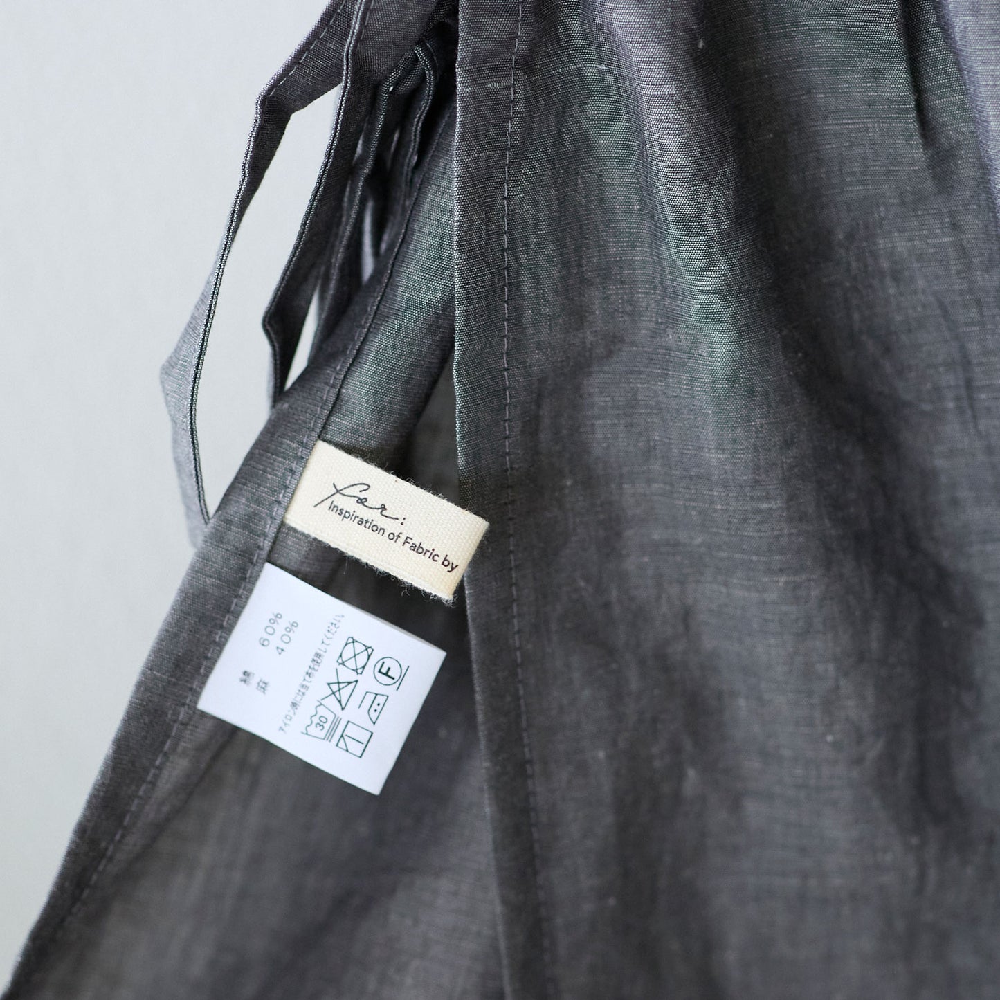 【cocca for】日に日になじむ、綿麻シャンブレーエプロンワンピース