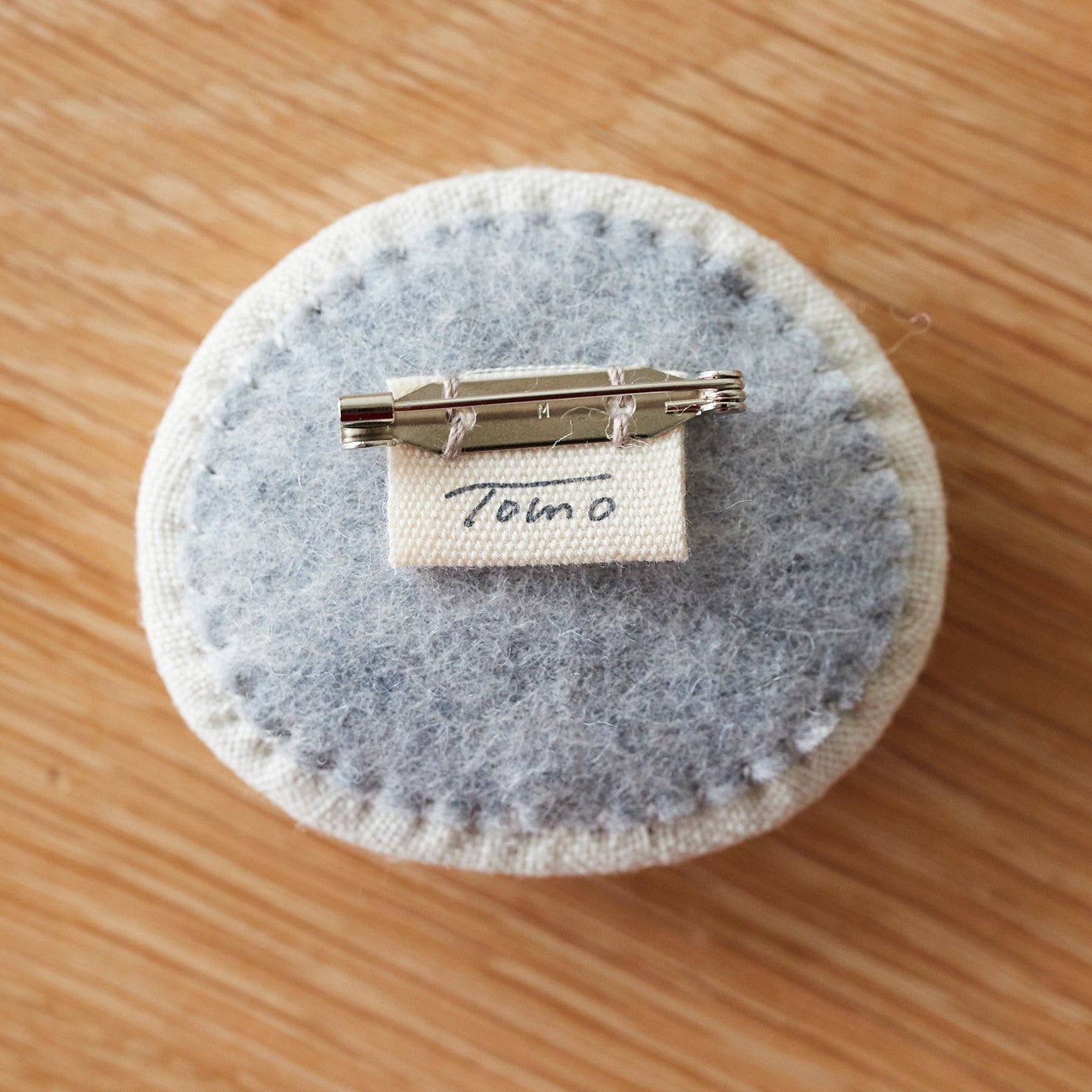 Tomotake~刺繍ブローチ~リネン