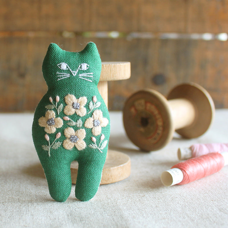 【キット】nekogao 刺繍ブローチ