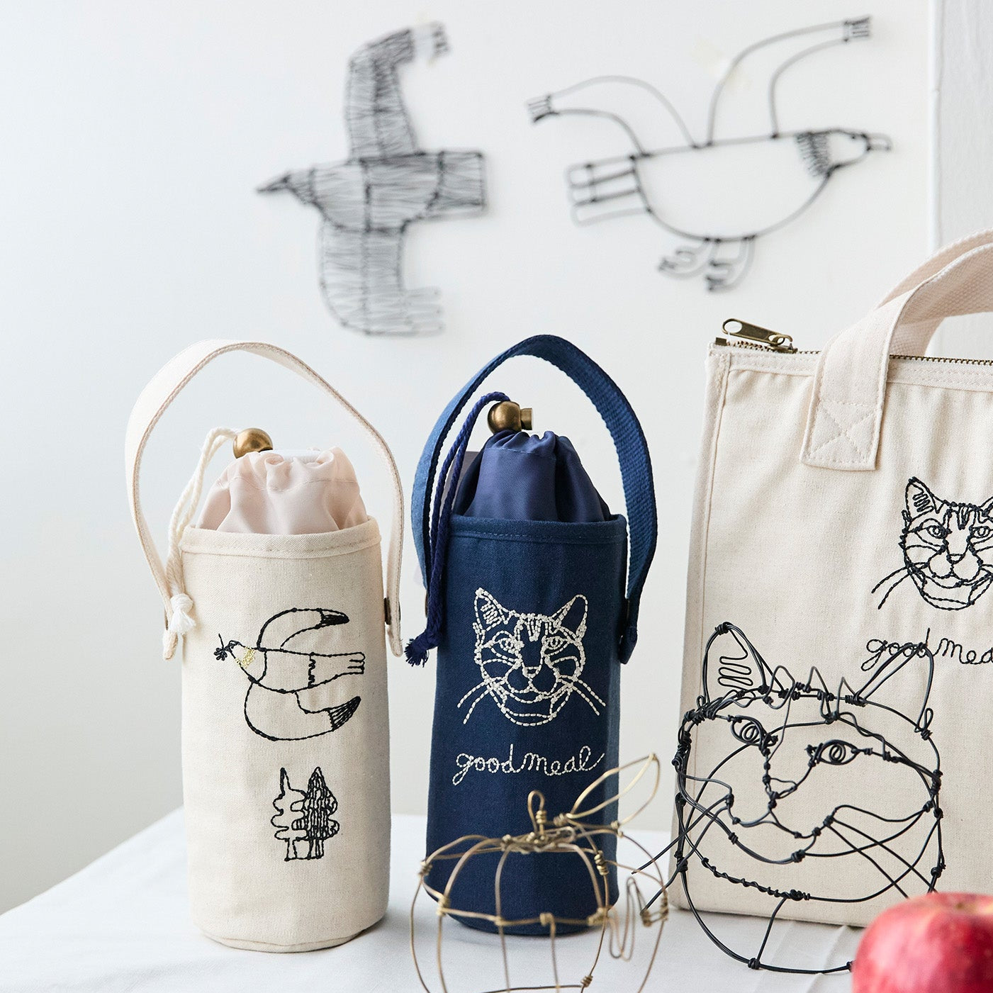 【+HAyU fabric】-kitchen fabrics- 刺繍ボトルケース