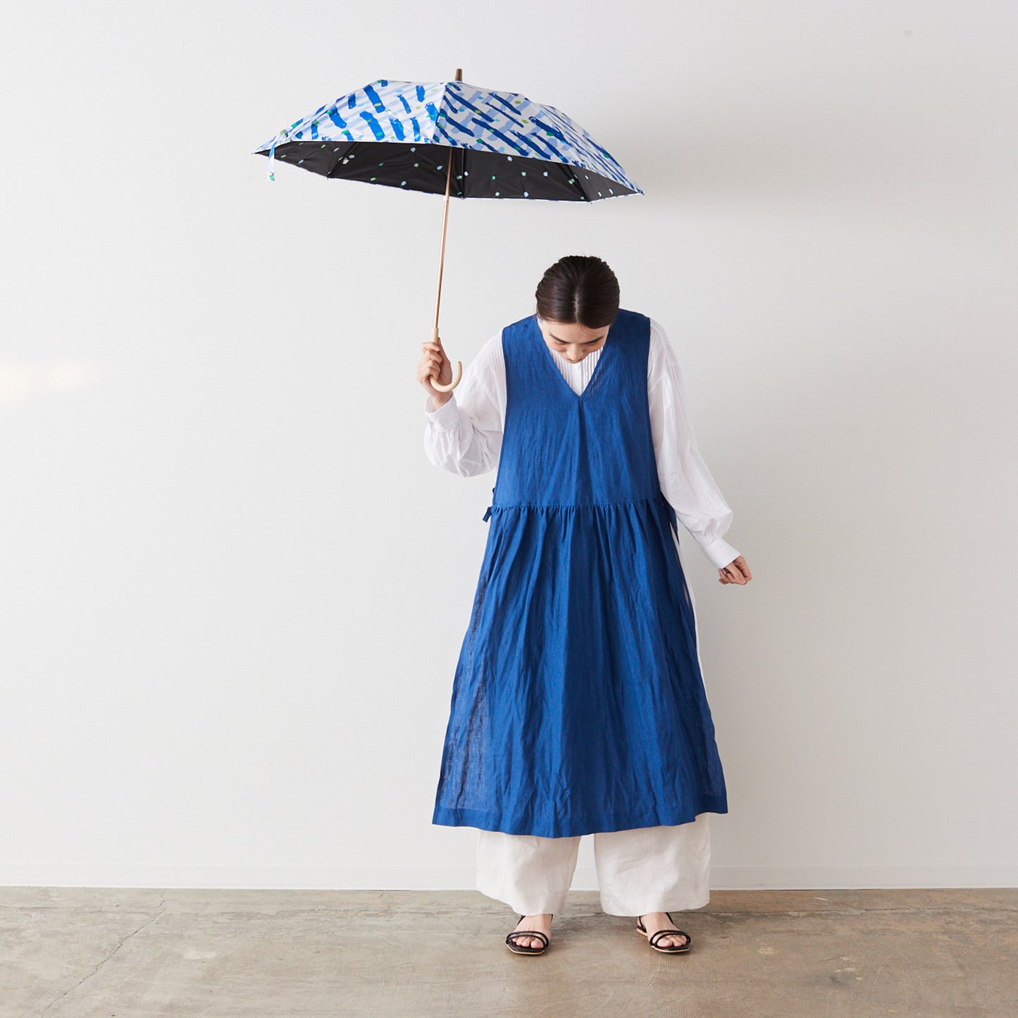 【cocca for】 日に日になじむ、リネンエプロンワンピース