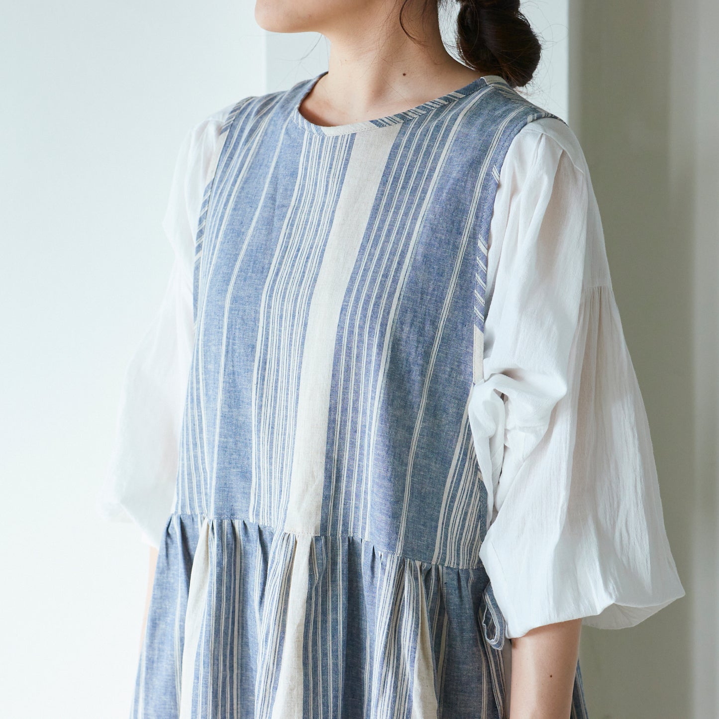 【cocca for】 日に日になじむ、エプロンワンピース "播州織ハーフリネン"