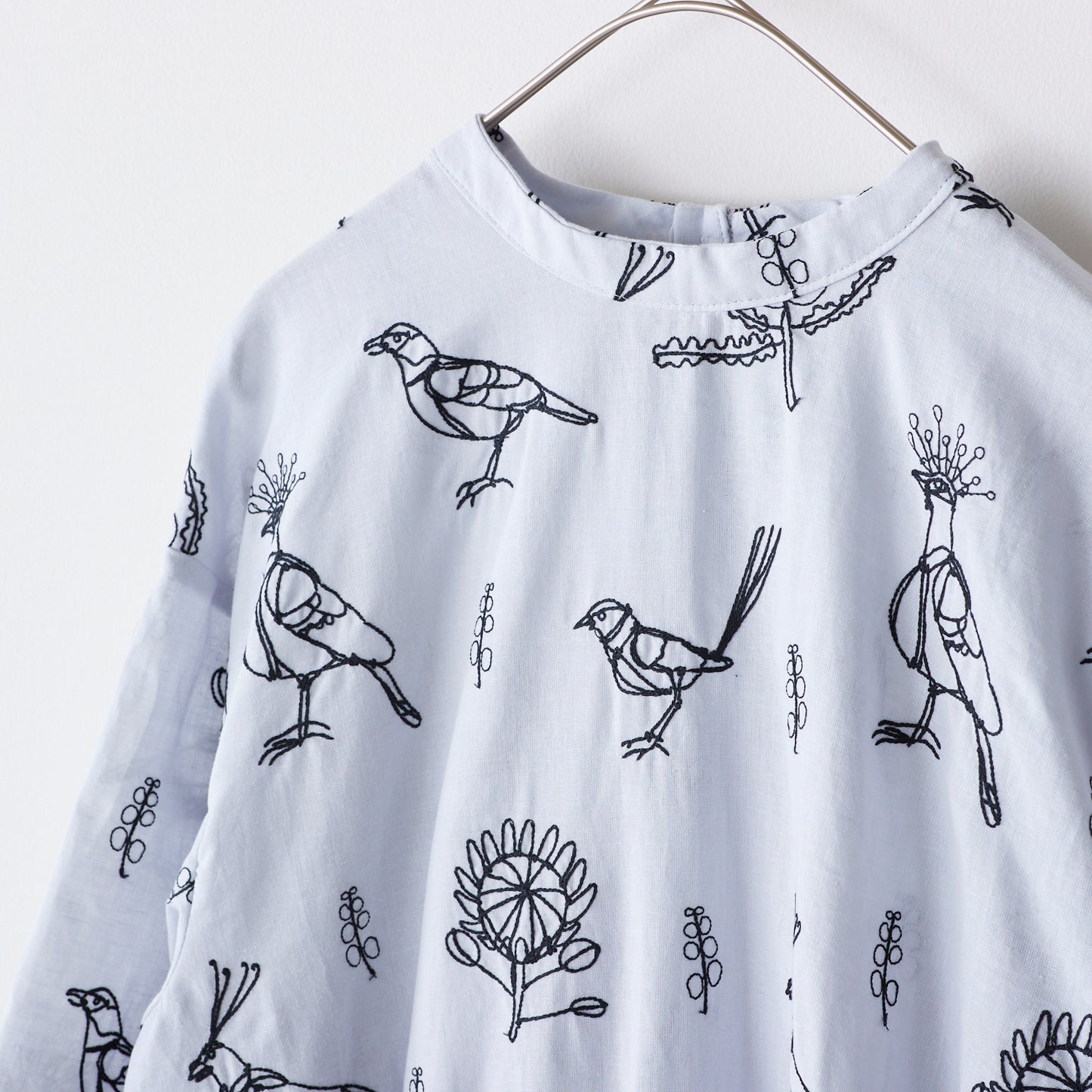 +HAyU fabric ~Bird~ 綿麻シーチング 刺繍