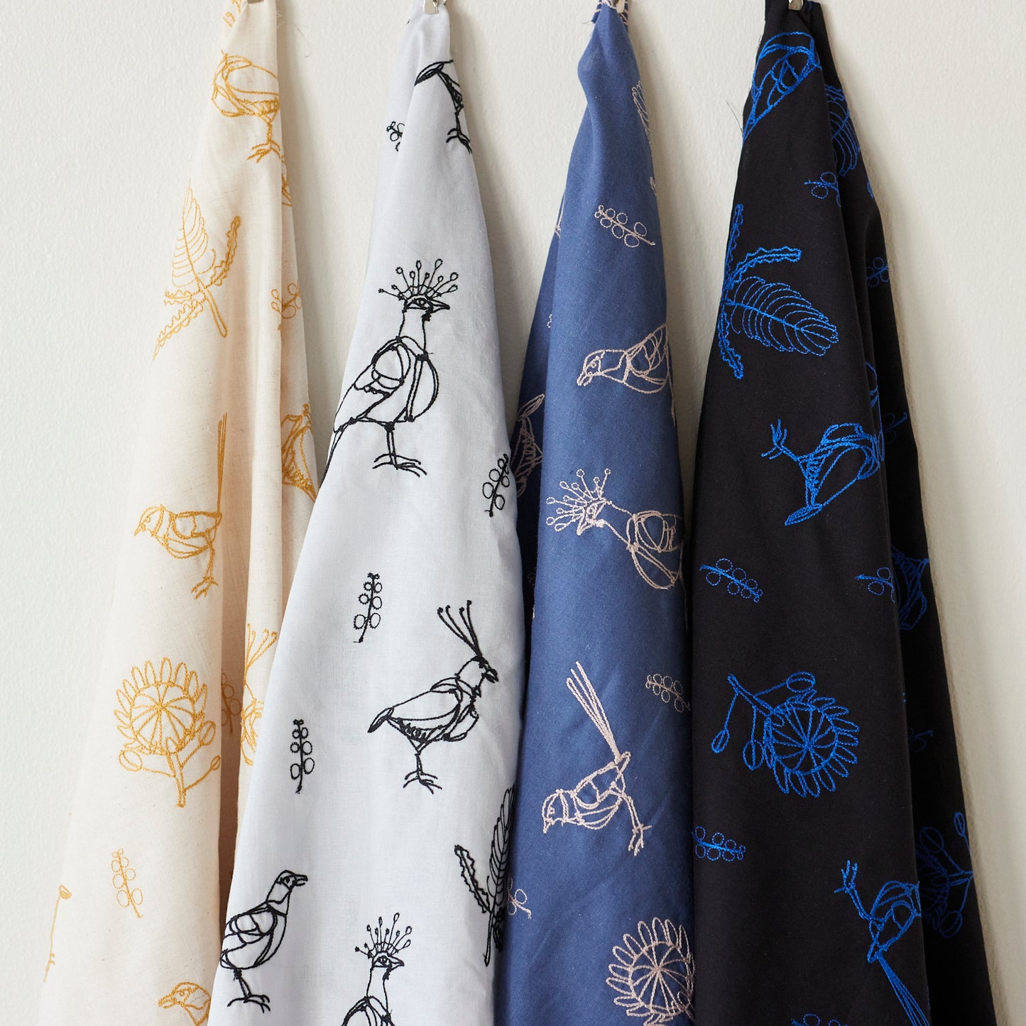 +HAyU fabric ~Bird~ 綿麻シーチング 刺繍
