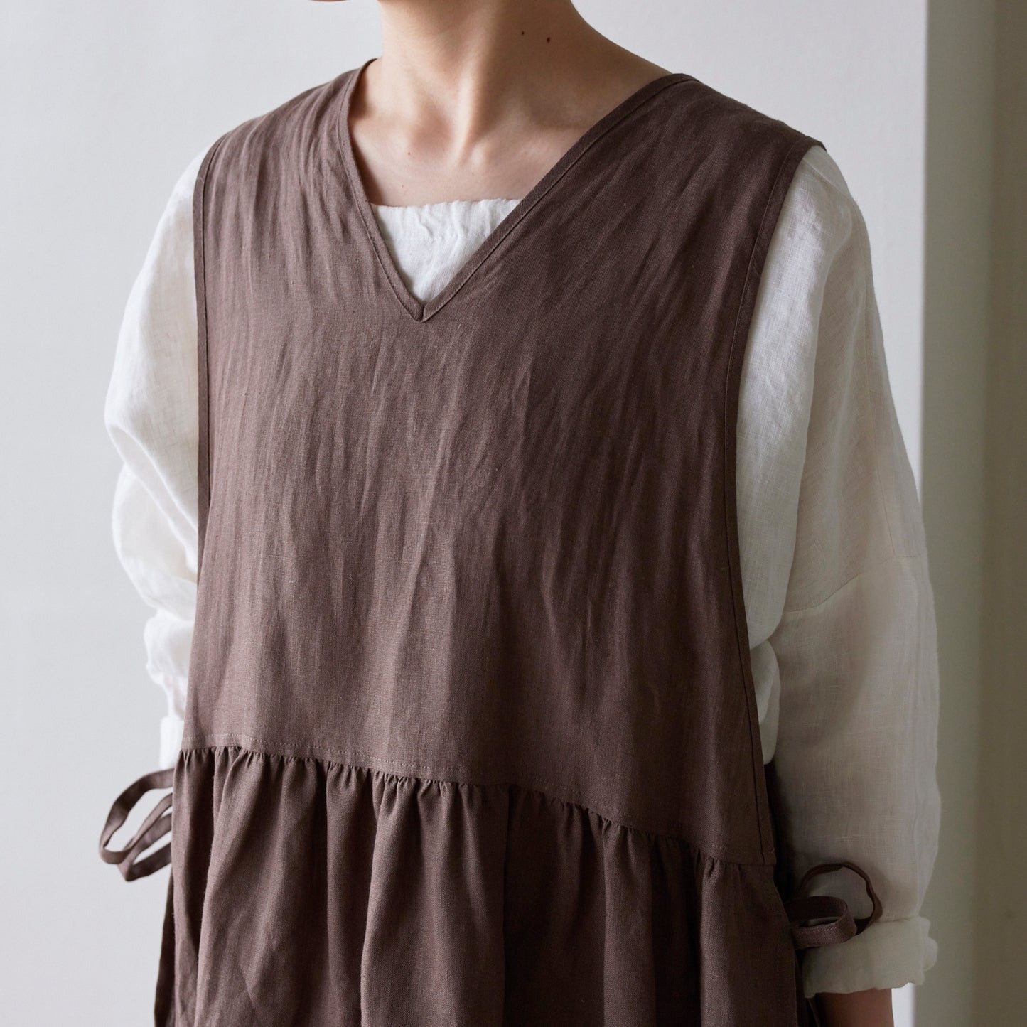 【cocca for】 日に日になじむ、リネンエプロンワンピース