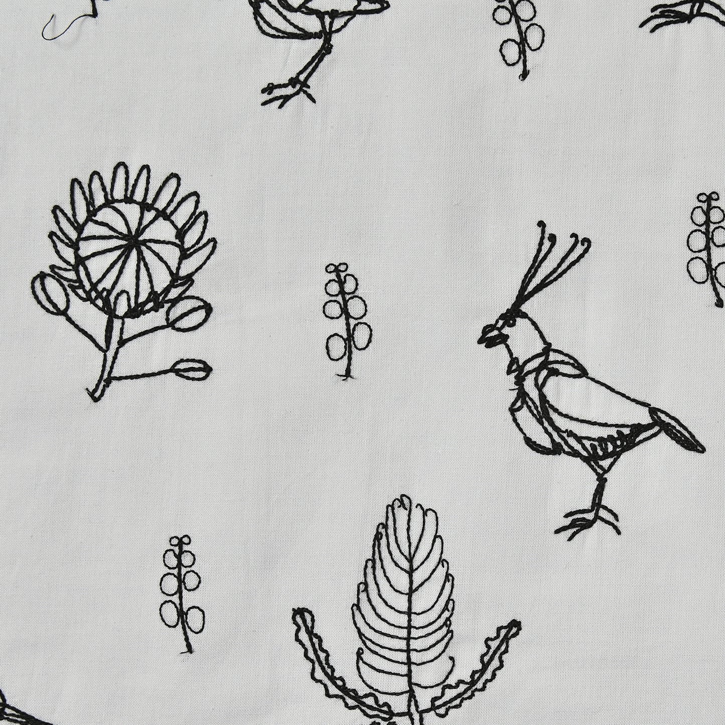 +HAyU fabric ~Bird~ 綿麻シーチング 刺繍