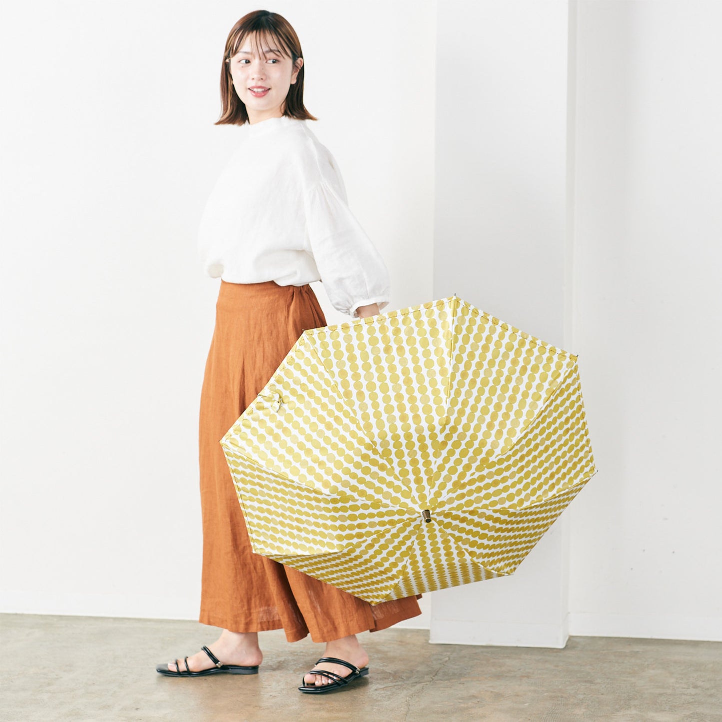 【晴雨兼用】coccaの日傘雨傘 dot 刺繍(折りたたみ)
