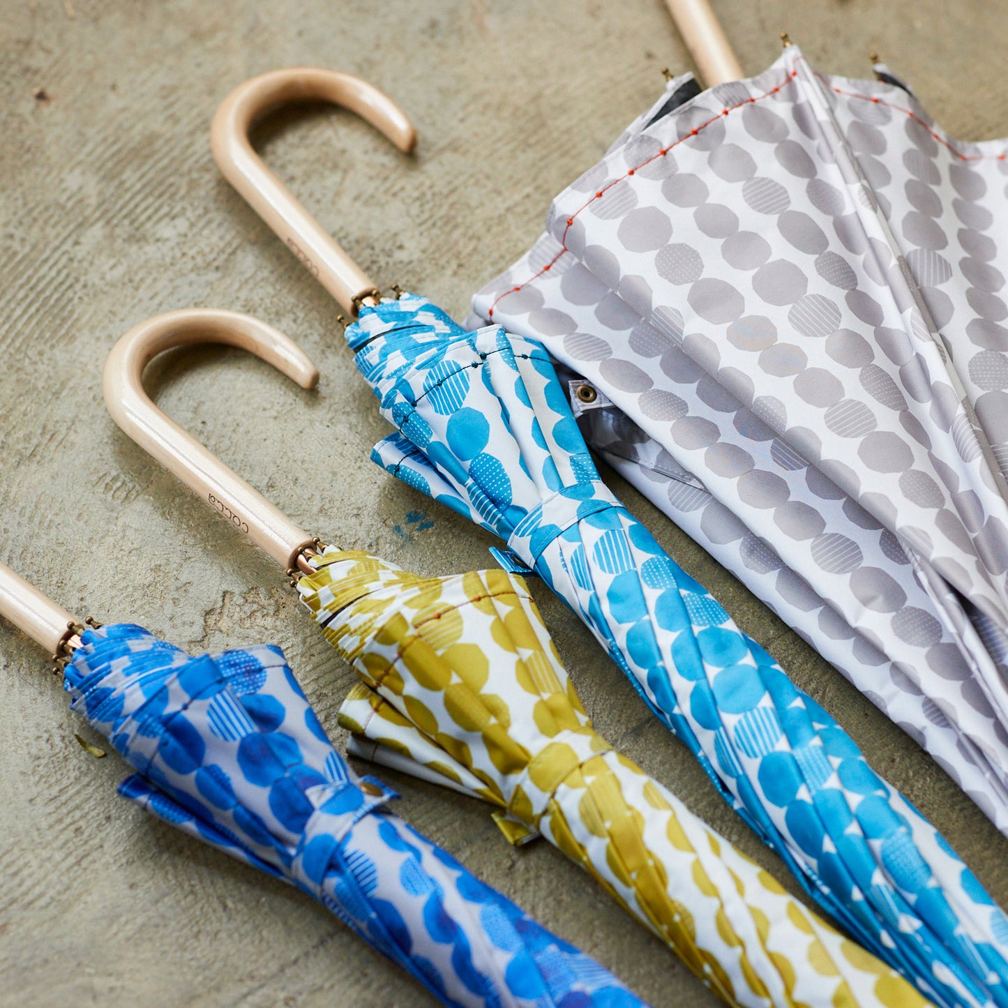 【晴雨兼用】coccaの日傘雨傘 dot 刺繍(ショート)