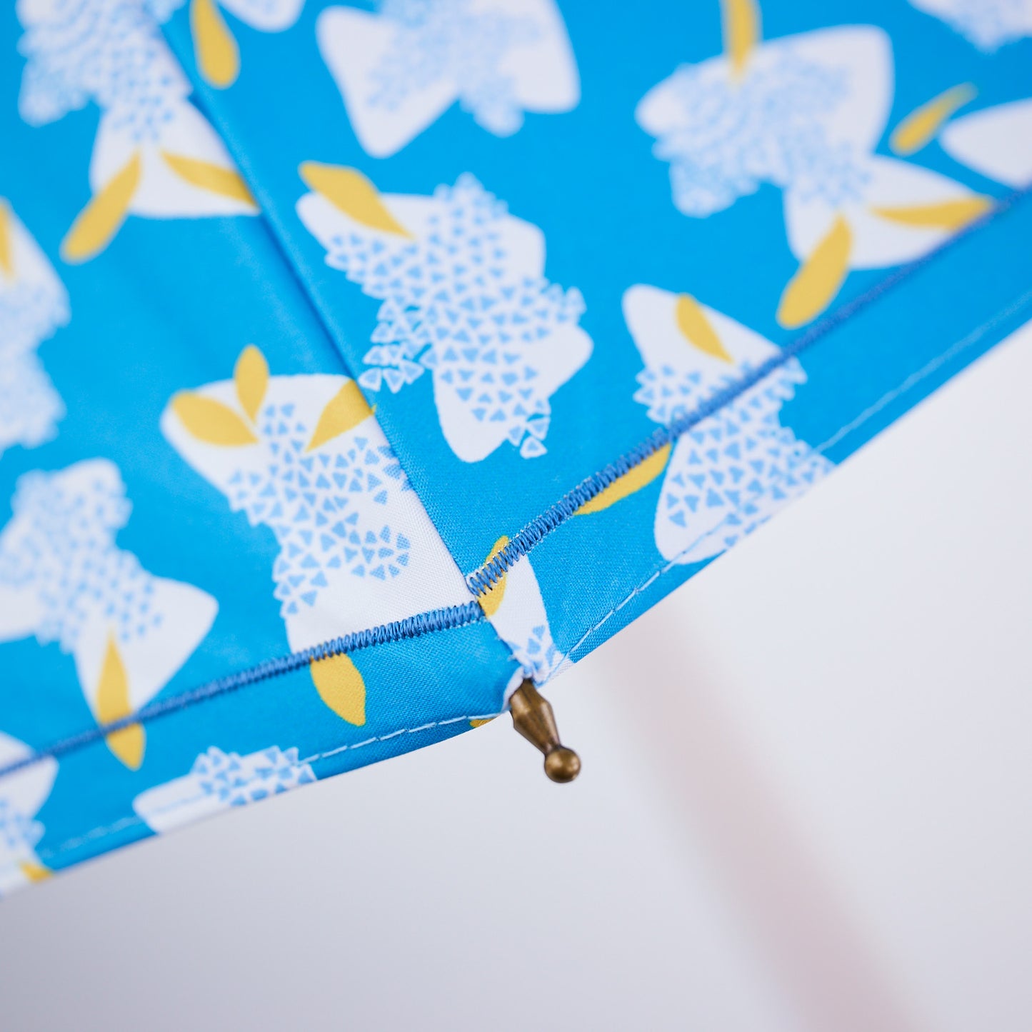 【晴雨兼用】coccaの日傘雨傘 elder flower 刺繍(ショート)