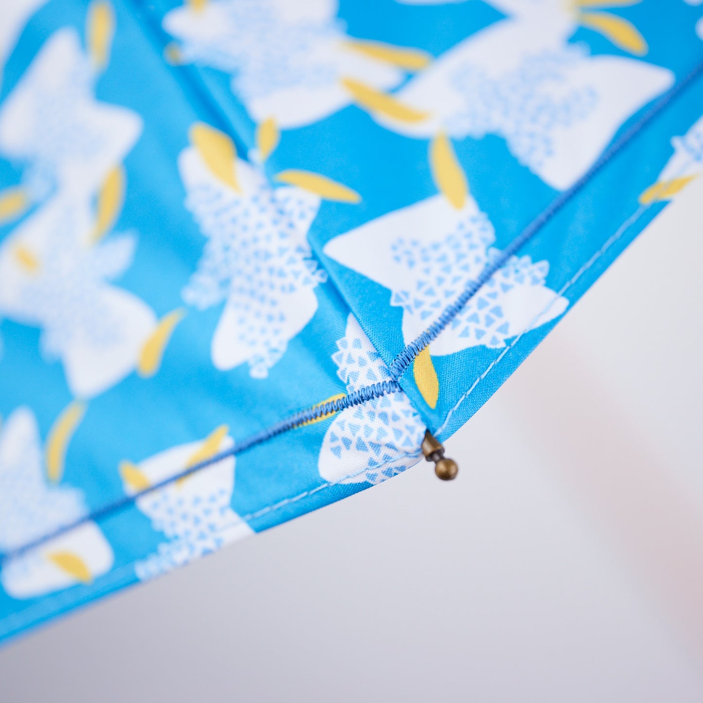 【晴雨兼用】coccaの日傘雨傘 elder flower  刺繍(折りたたみ)