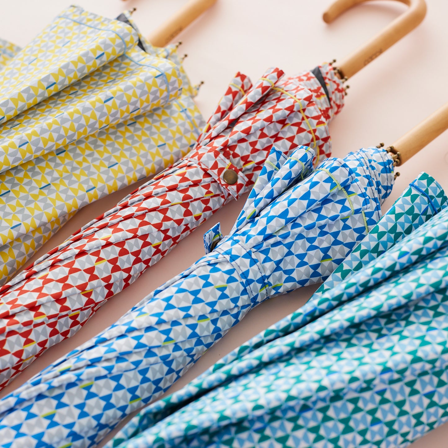 【晴雨兼用】coccaの日傘雨傘 fantastic world 刺繍(ショート)