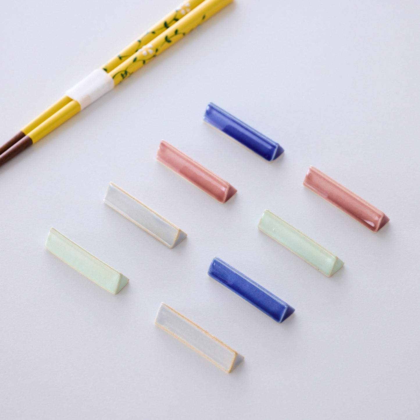 KURABI / クラビ 箸置き 美濃焼