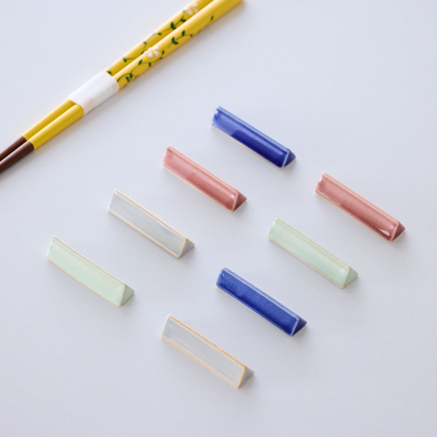 KURABI / クラビ 箸置き 美濃焼