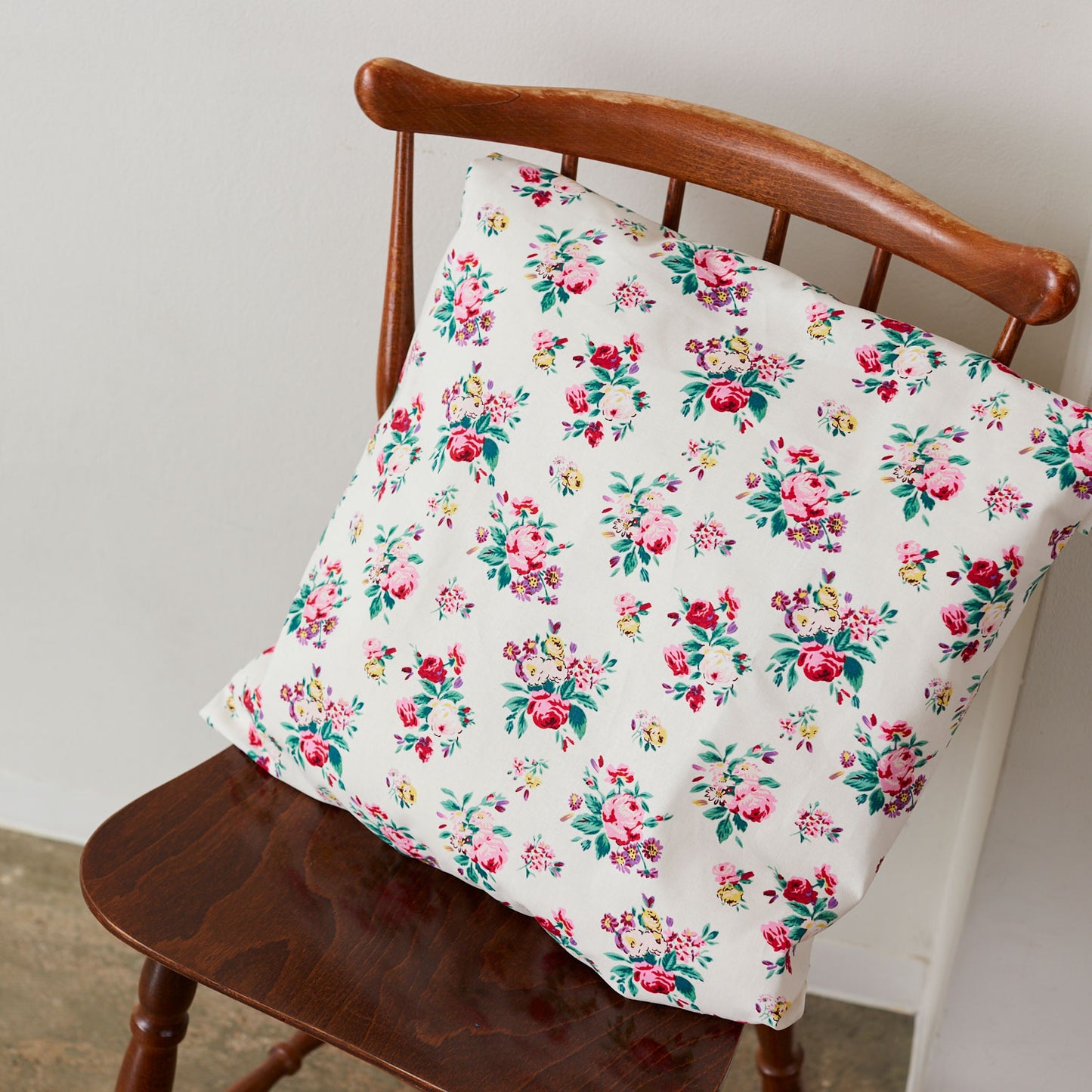 Cath Kidston / キャスキッドソン Icon Floral ～綿100％キャンバス～