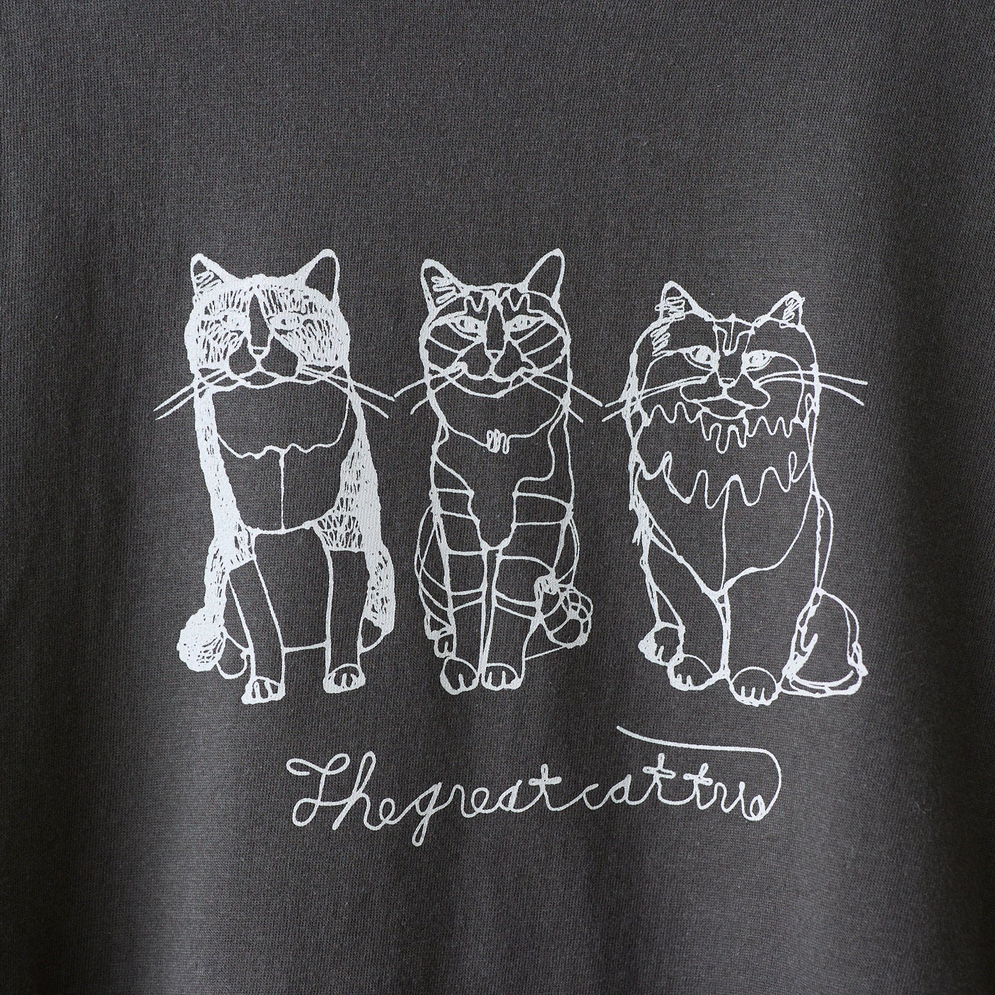 【＋HAyU】Tシャツ 綿100％ ～キャットトリオ～ - cocca