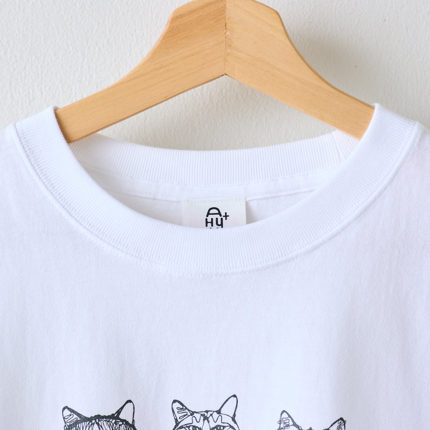 【＋HAyU】Tシャツ 綿100％ ～キャットトリオ～ - cocca