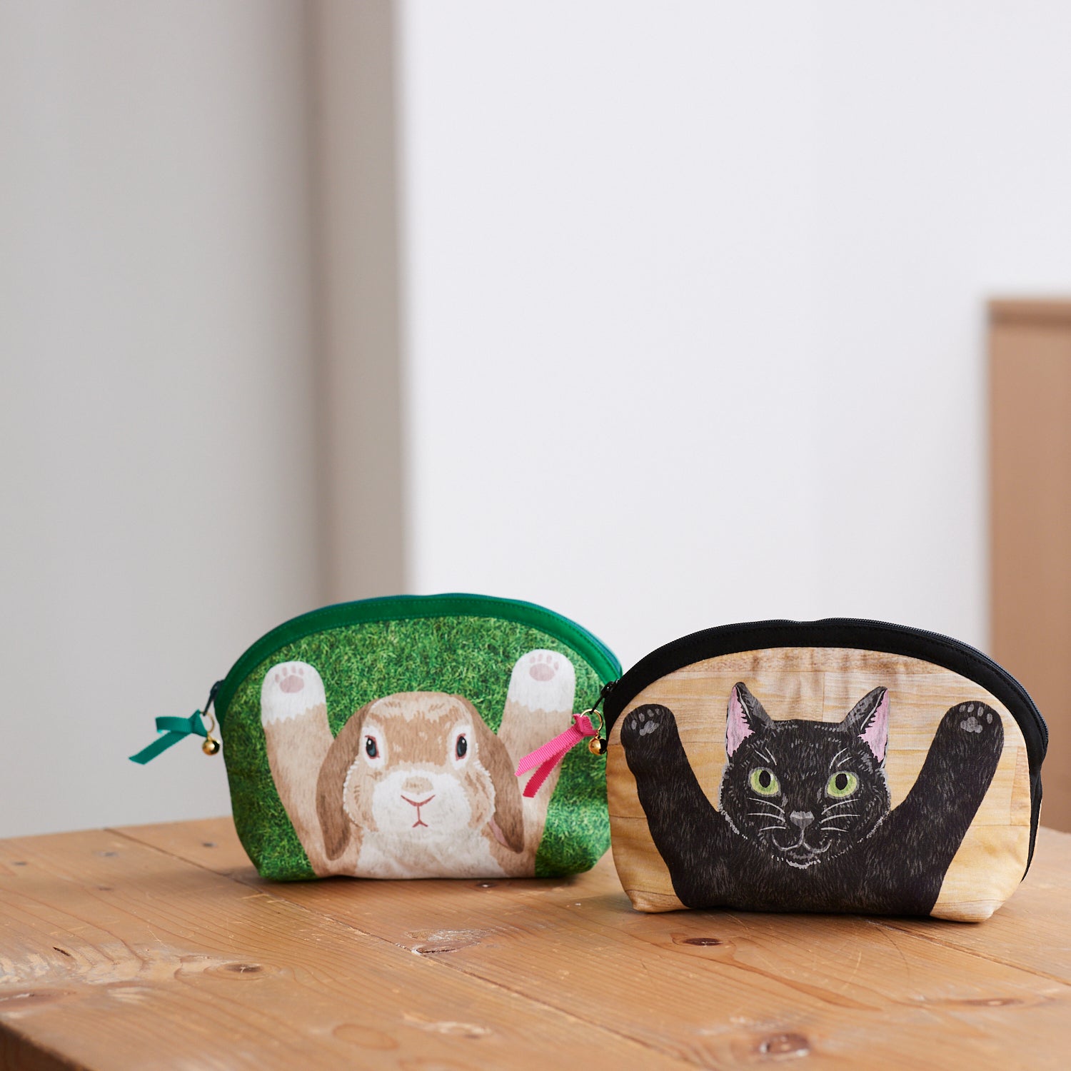 HOME DECO mini ～床に寝転ぶ猫たち～ パネル生地 綿100