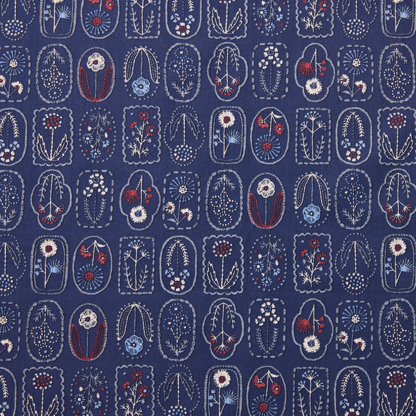 刺繡調プリント～小花柄～ 綿100％シーチング