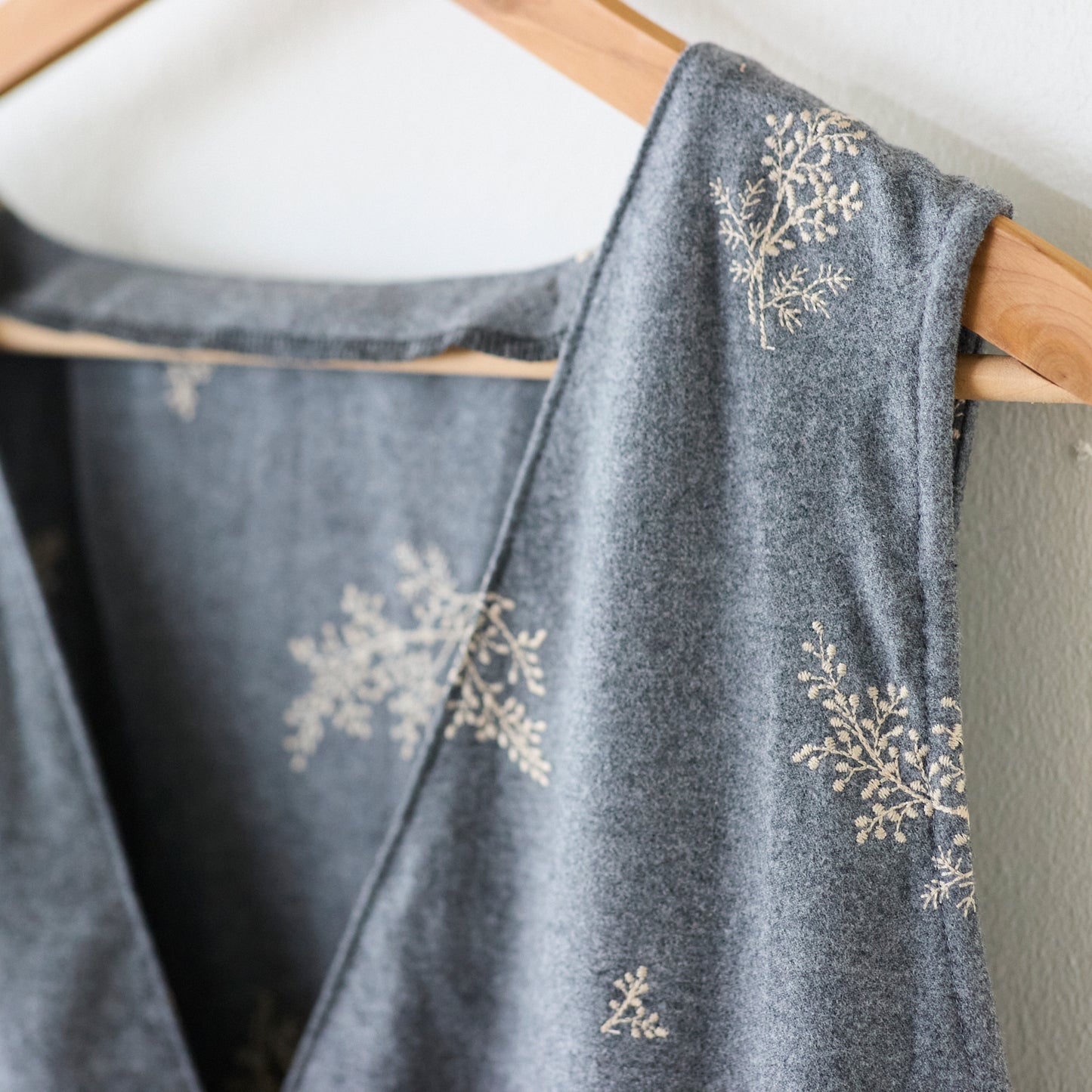 杢ビエラ起毛 綿100％  ～刺繍 ミモザ柄～