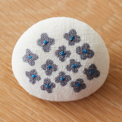 Tomotake～刺繍ブローチ～リネン　