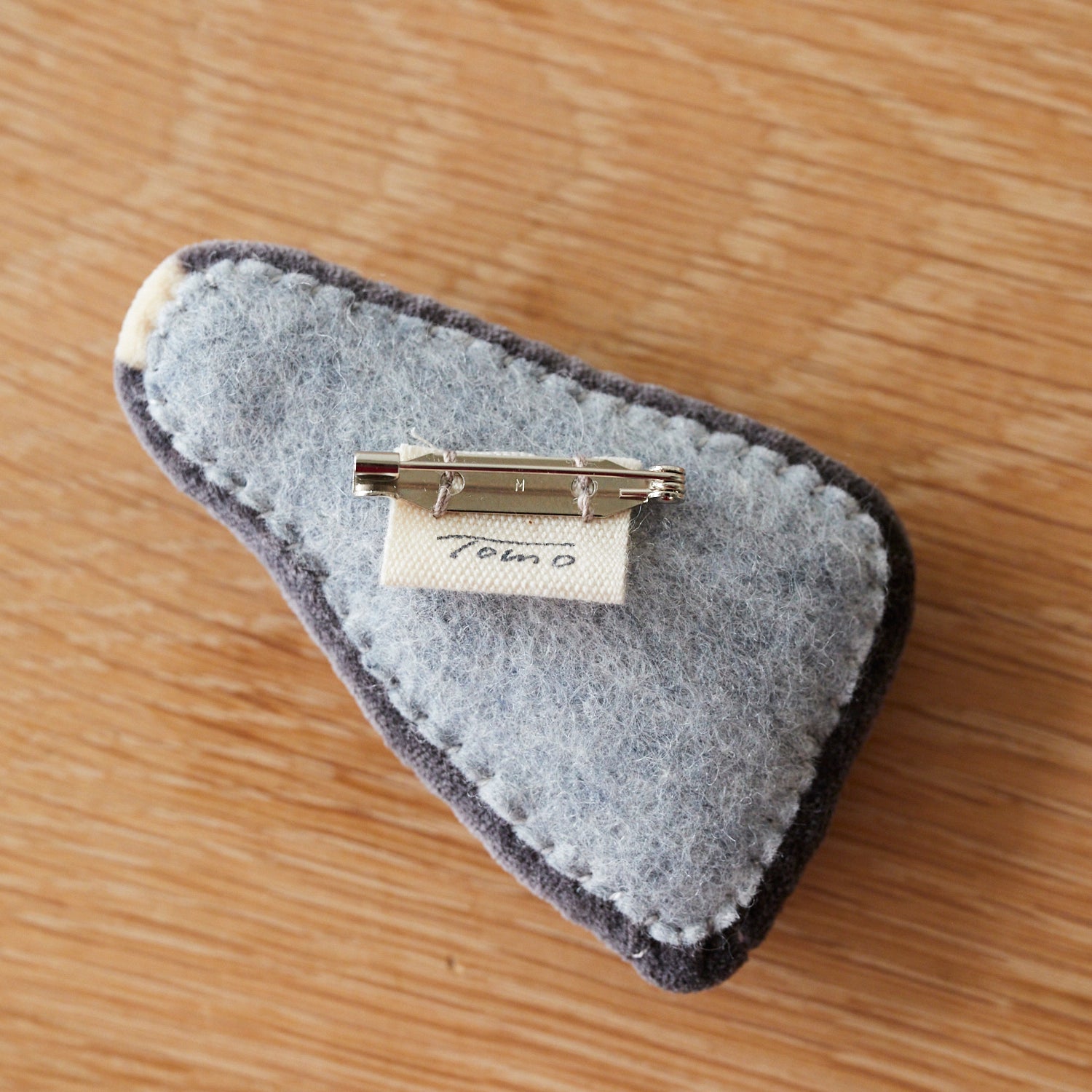 ★パリ五輪★【マコンエレスコワ】手刺繍ブローチ クライミング ☆パリ五輪☆【マコンエレスコワ】手刺繍ブローチ クライミング