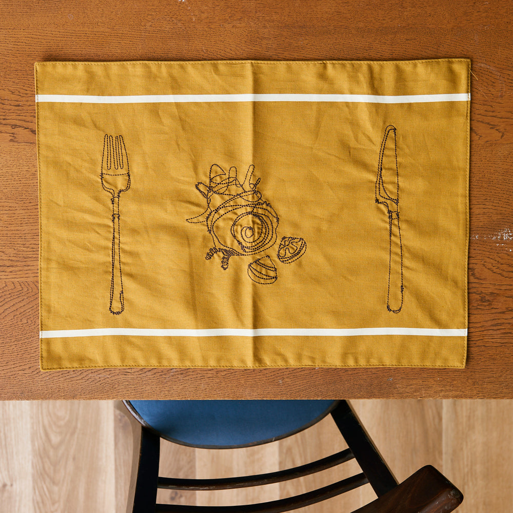 +HAyU fabric -kitchen fabrics- コットンリネン刺繍ランチョンマット