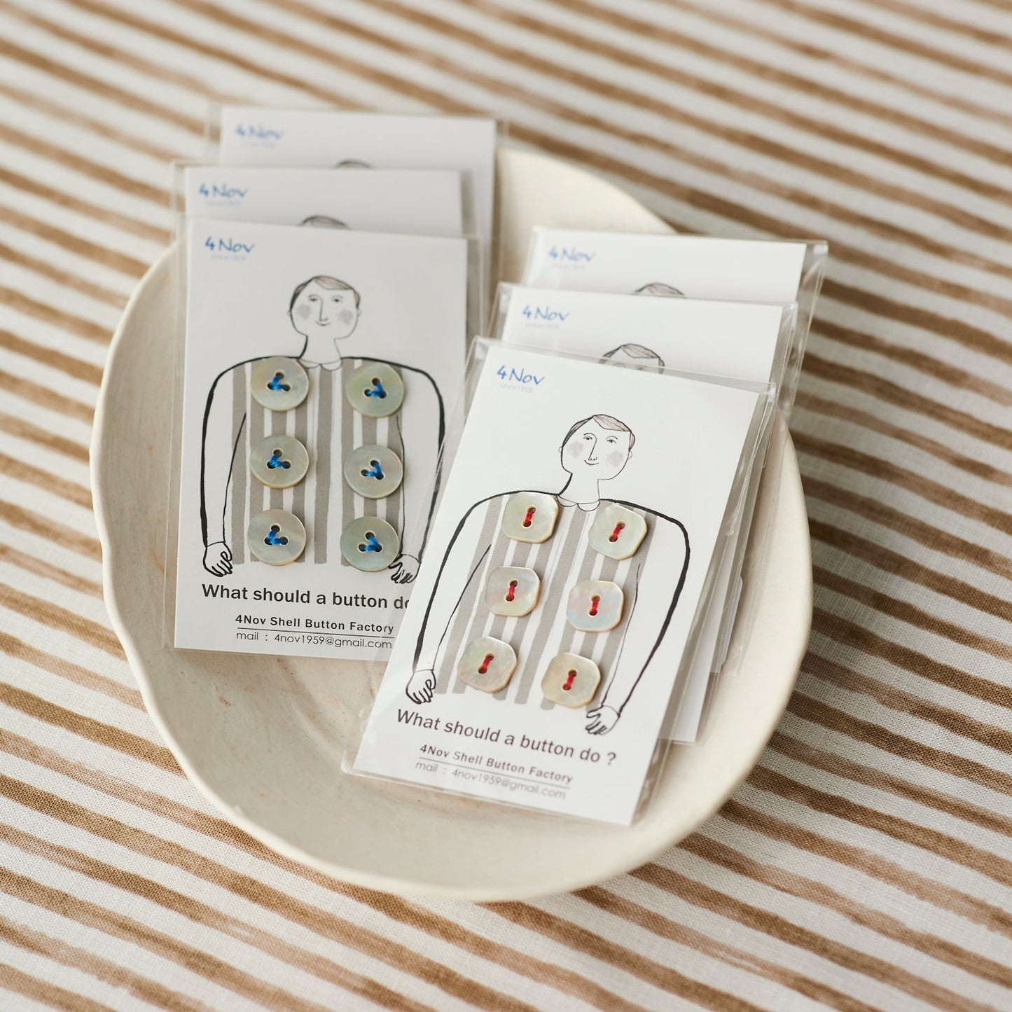 【4Nov】貝ボタン 四角 11.5mm(アコヤ貝)