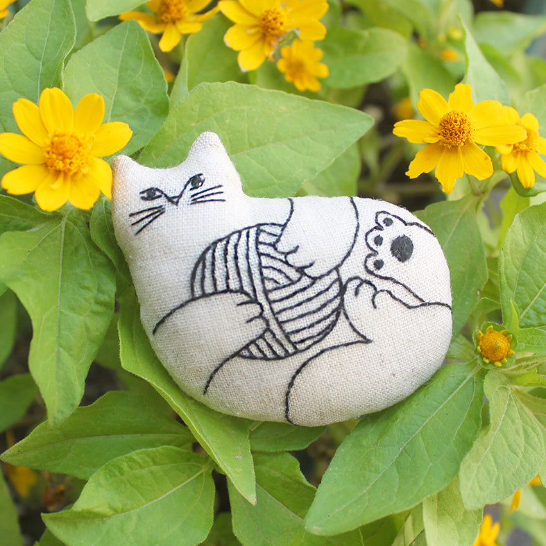 【キット】nekogao 刺繍ブローチ へそ天