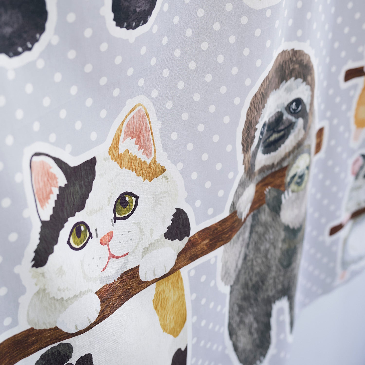 cocca(コッカ) ｜生地通販｜HOME DECO ～木にぶら下がる動物たち