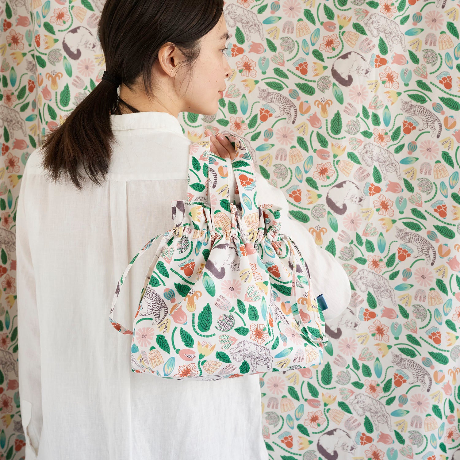 (無料サンプル)365 CAT ART ～猫たちのいる庭～ 綿100%シーチング - cocca