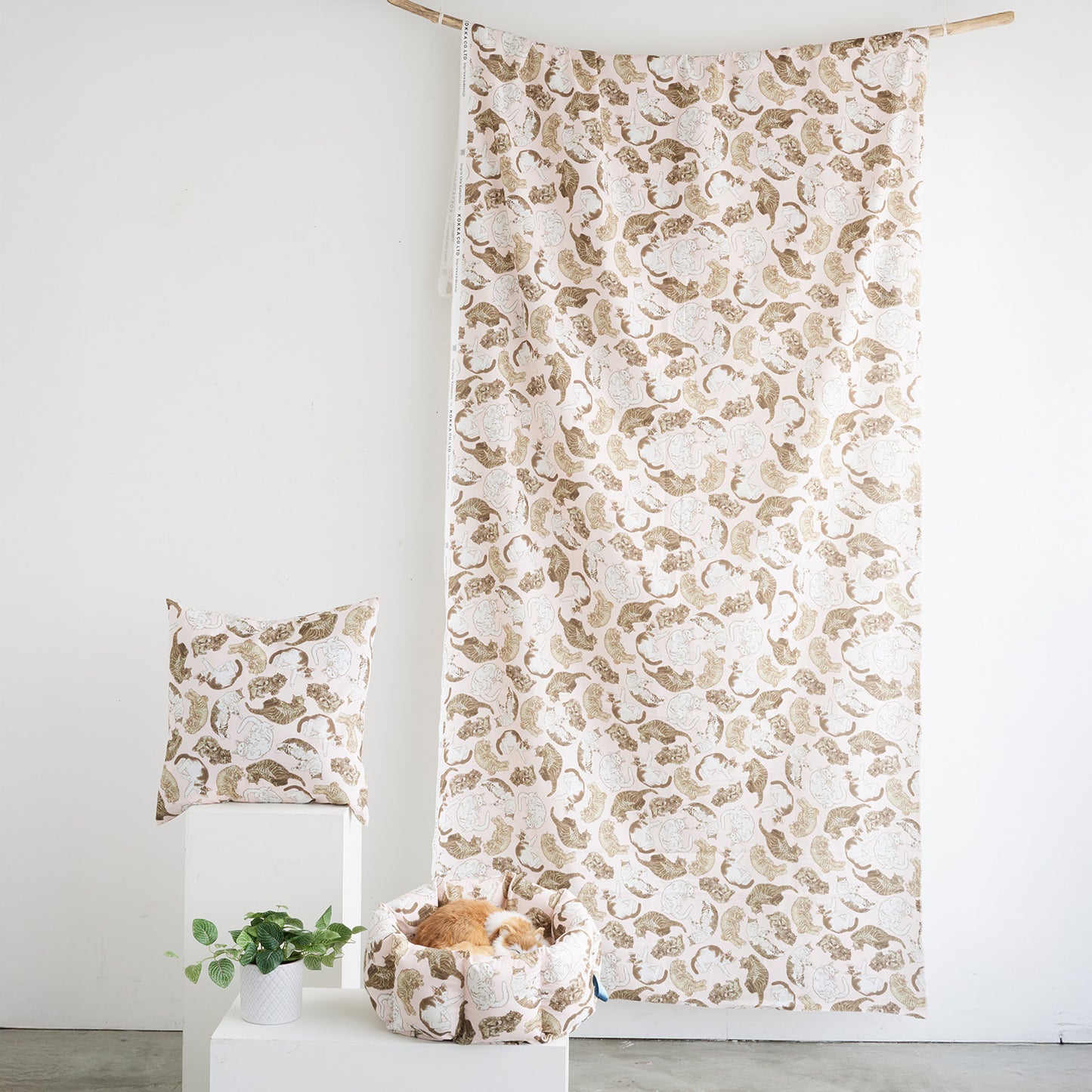 (無料サンプル)365 CAT ART ～どこも猫だらけ～ 綿100%シーチング - cocca