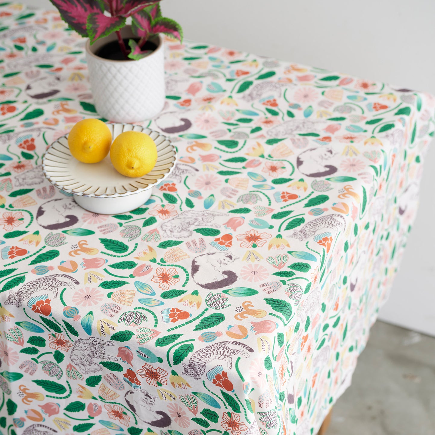 (無料サンプル)365 CAT ART ～猫たちのいる庭～ 綿100%シーチング - cocca