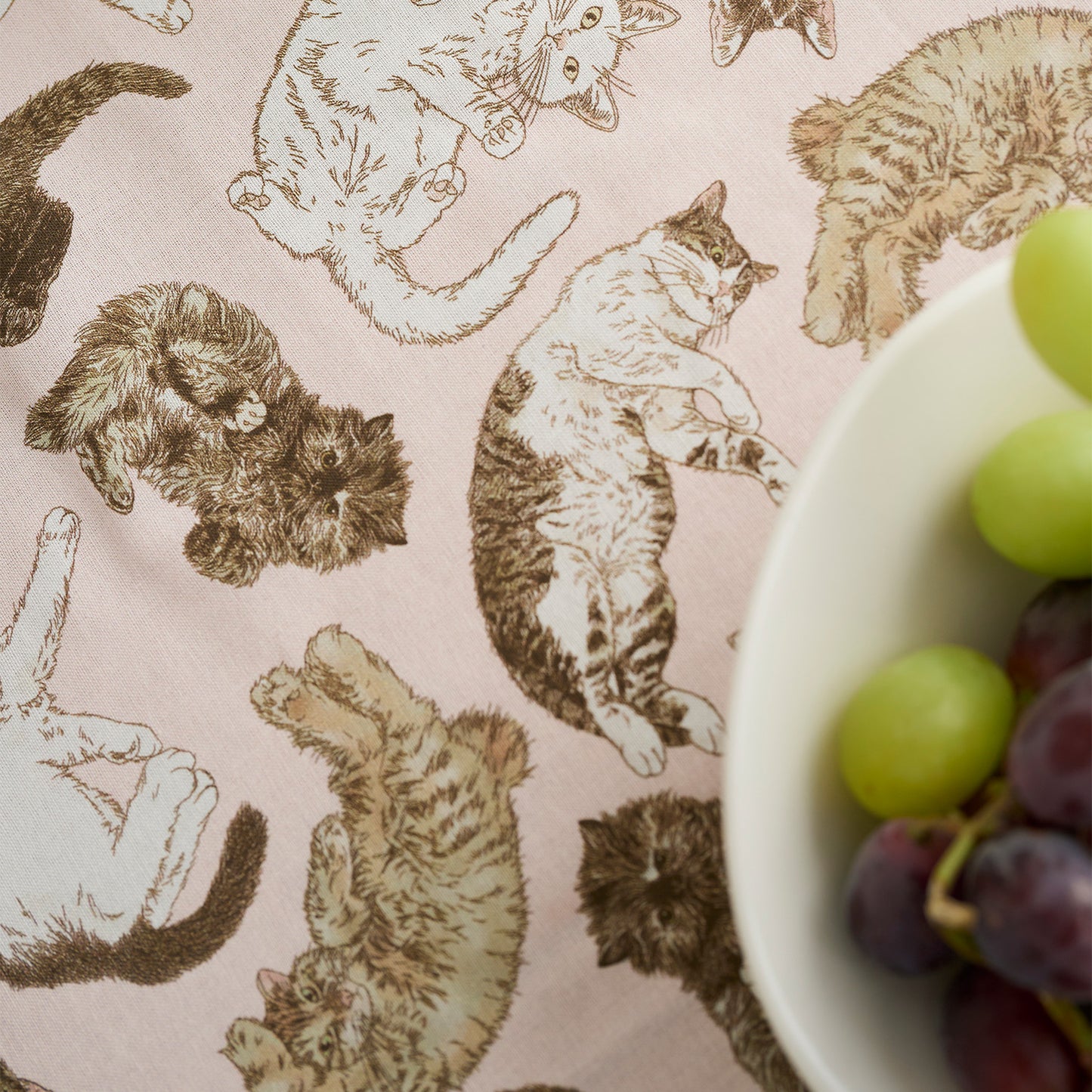 (無料サンプル)365 CAT ART ～どこも猫だらけ～ 綿100%シーチング - cocca