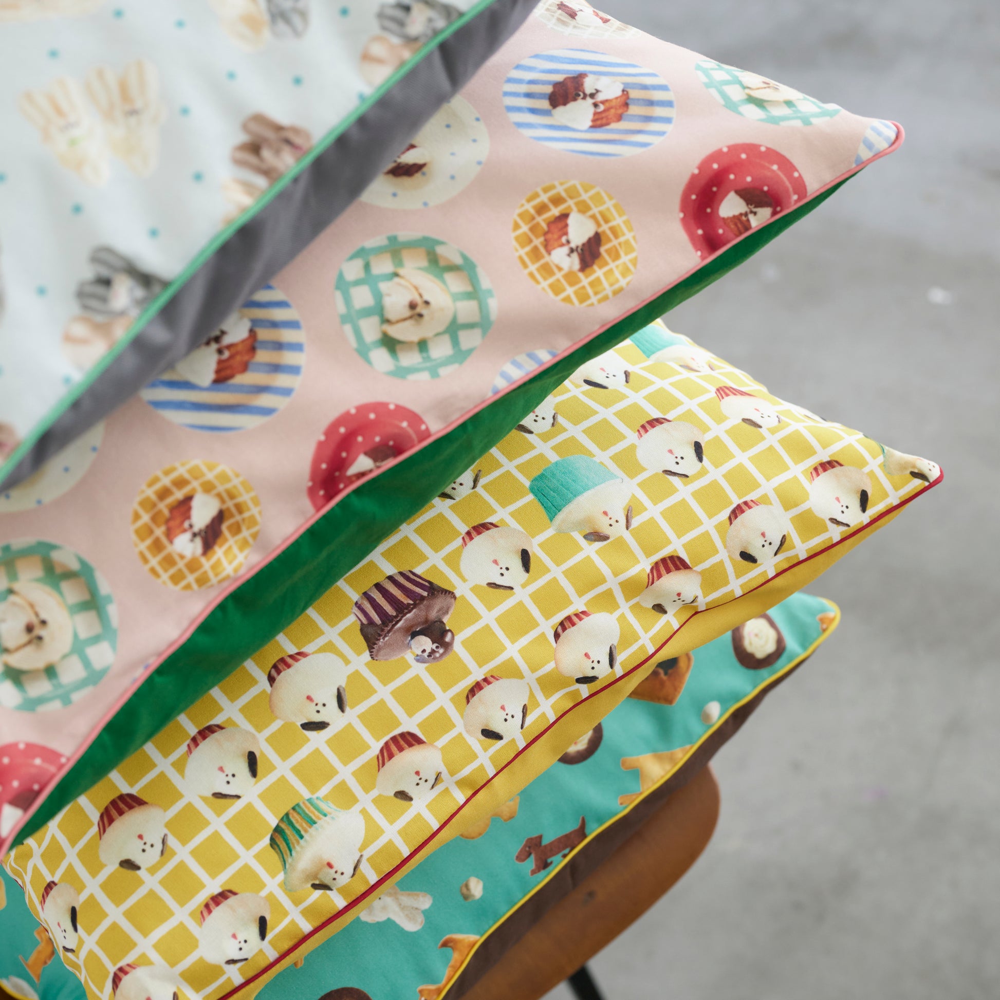 【予約販売】Maison terrier ～cupcake dogs～ 綿100%シーチング - cocca