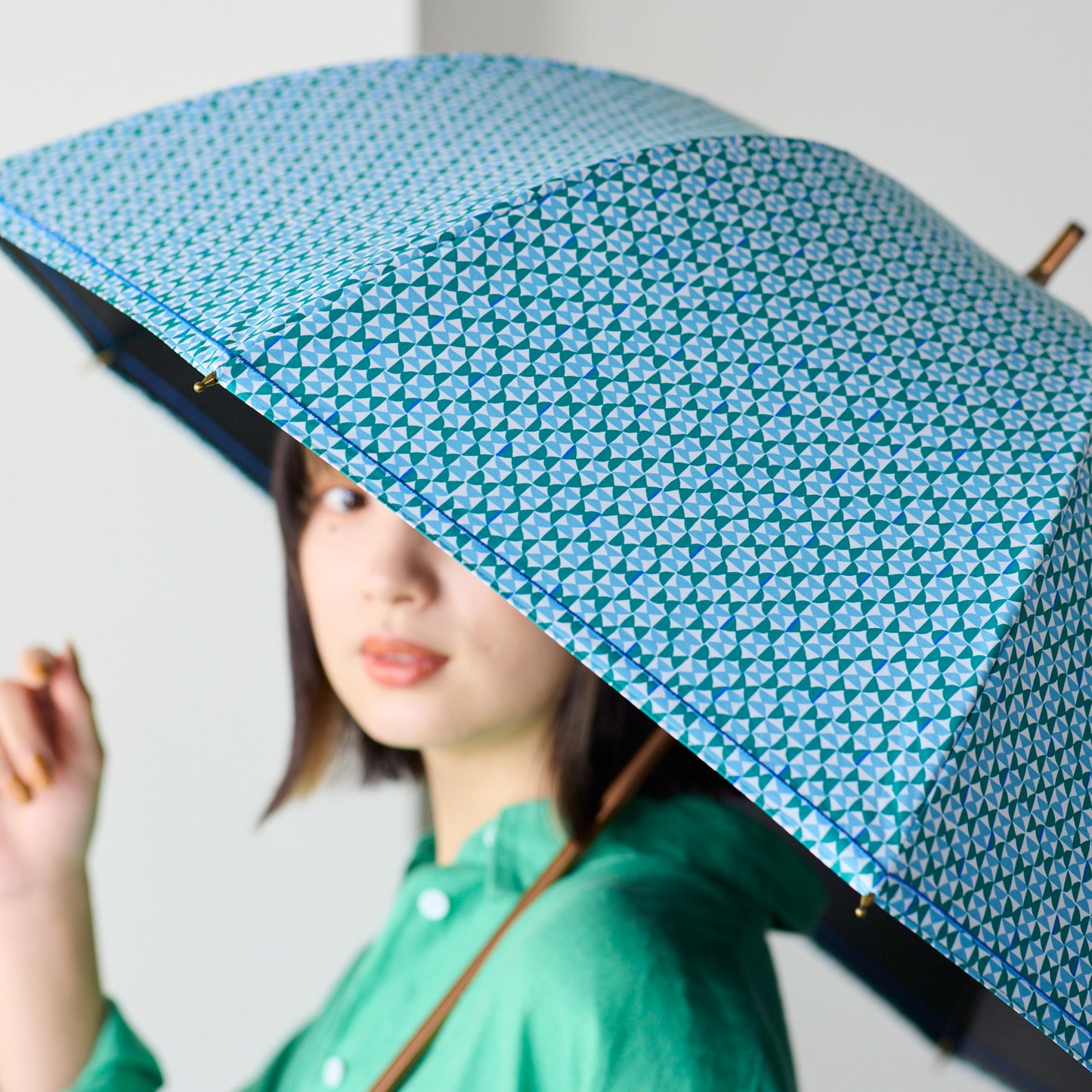 【晴雨兼用】coccaの日傘雨傘 fantastic world 刺繍(ショート)