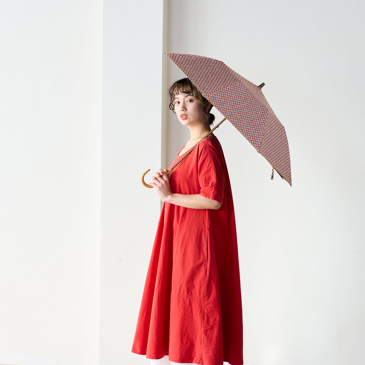 【晴雨兼用】coccaの日傘雨傘 fantastic world 刺繍(折りたたみ)
