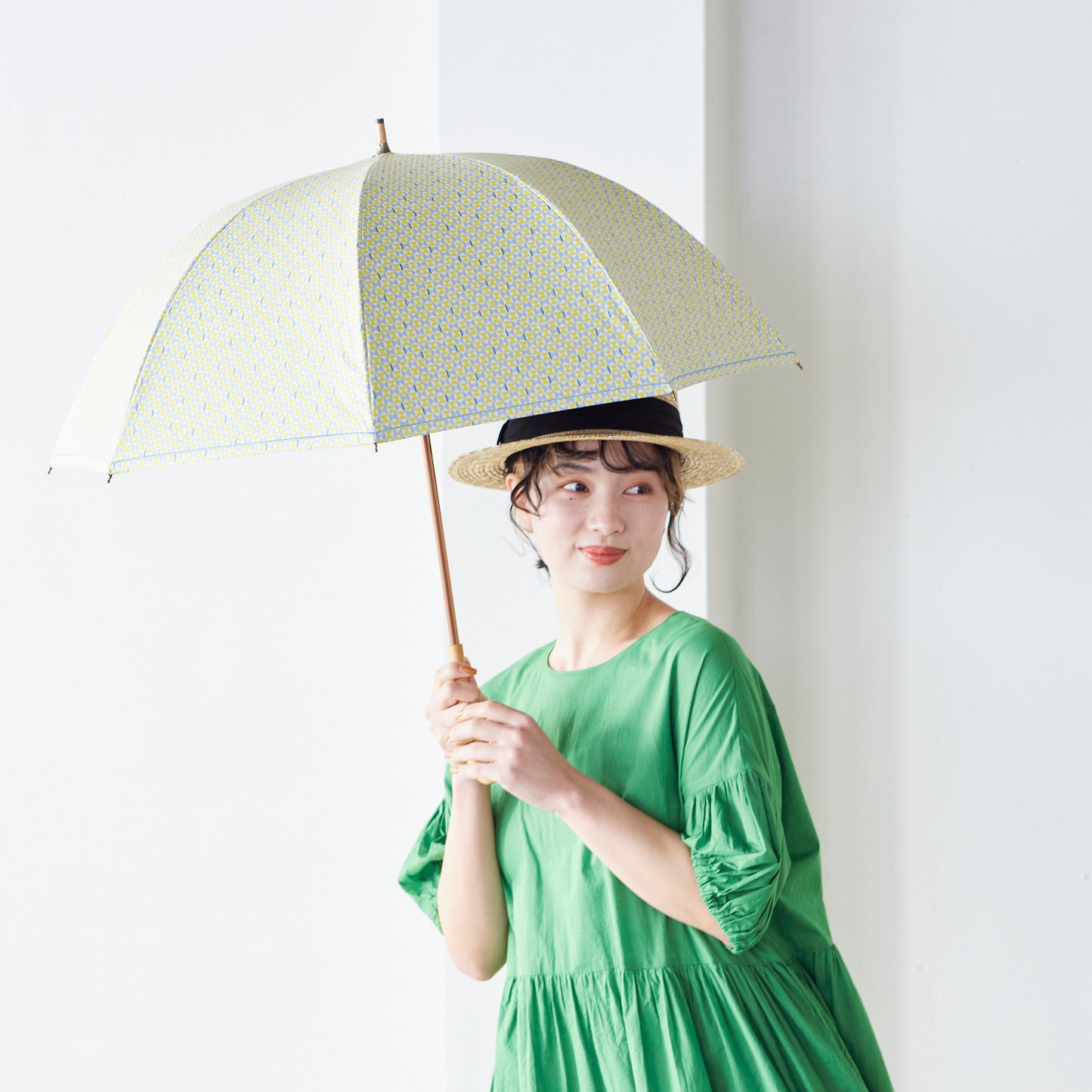 【晴雨兼用】coccaの日傘雨傘 fantastic world 刺繍(ショート)
