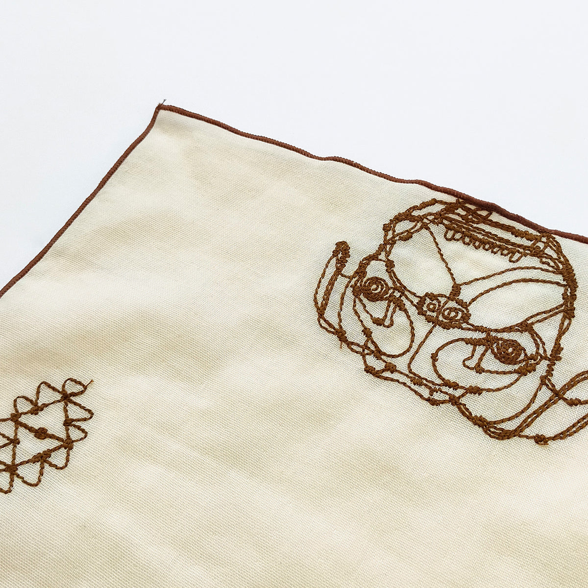 【＋HAyU】Wガーゼ刺繡ハンカチ ～綿100%～