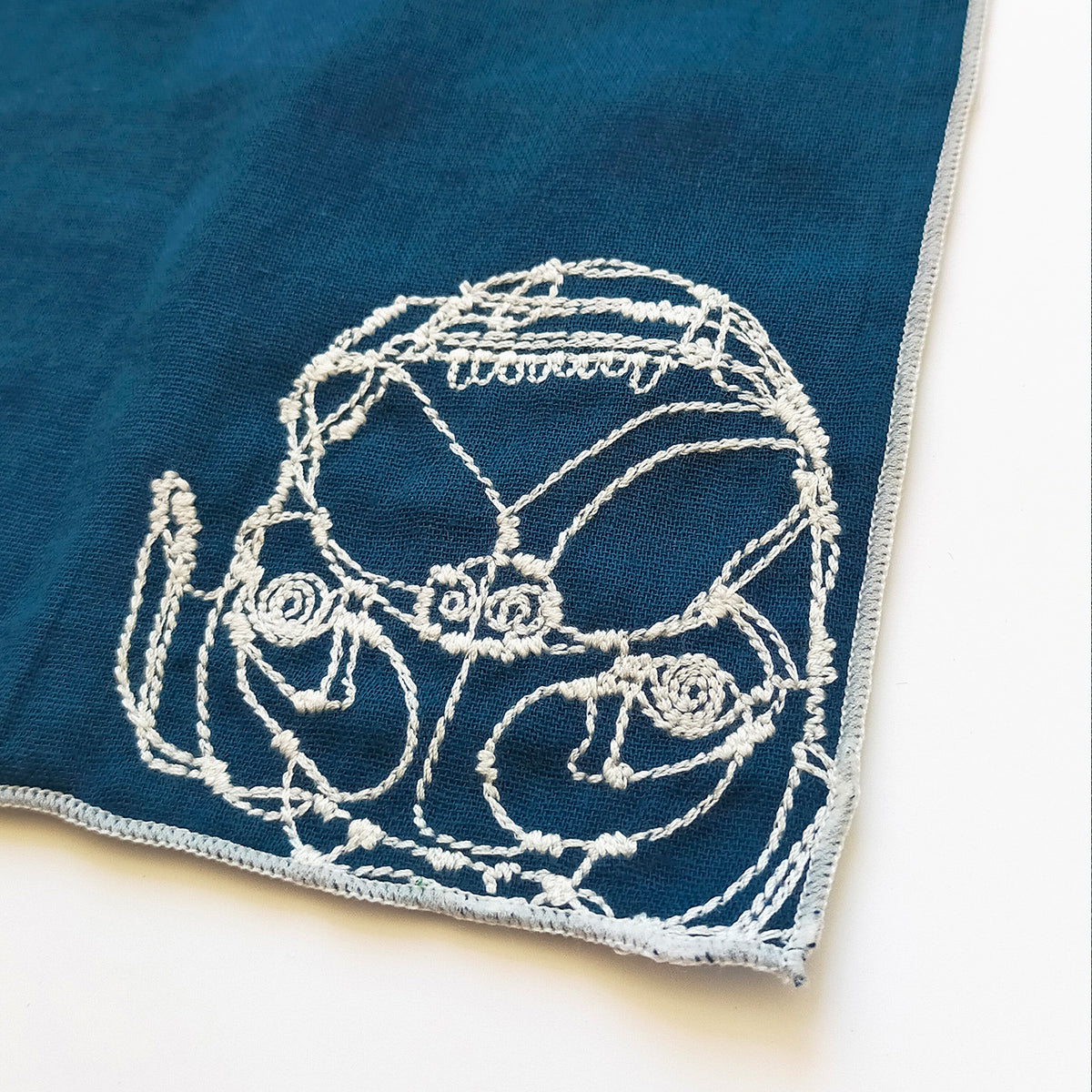 【＋HAyU】Wガーゼ刺繡ハンカチ ～綿100%～