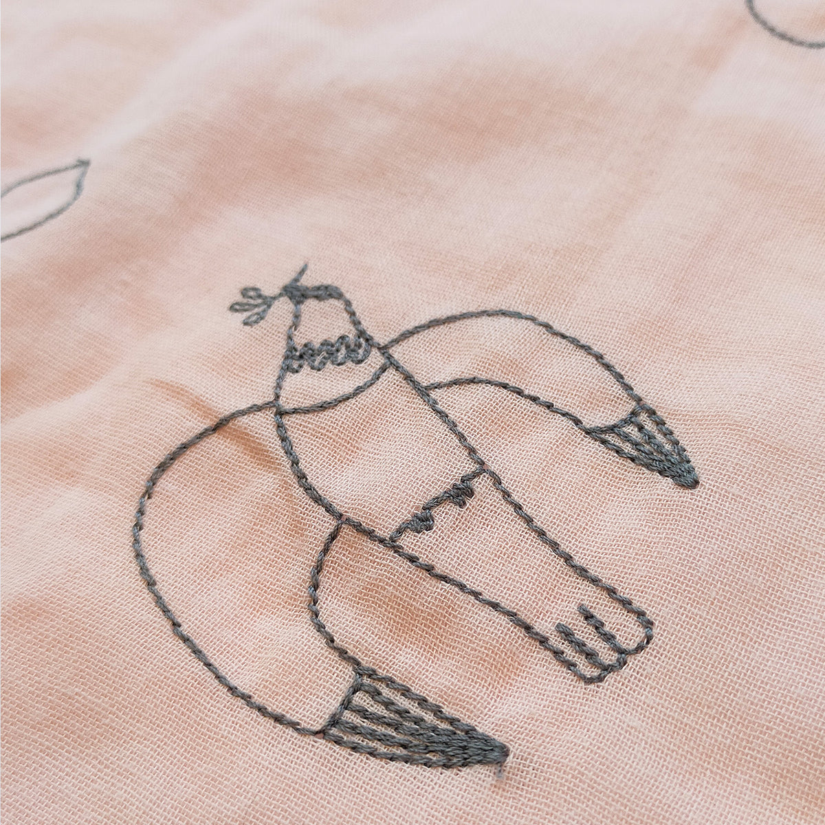 【＋HAyU】Wガーゼ刺繡ハンカチ ～綿100%～