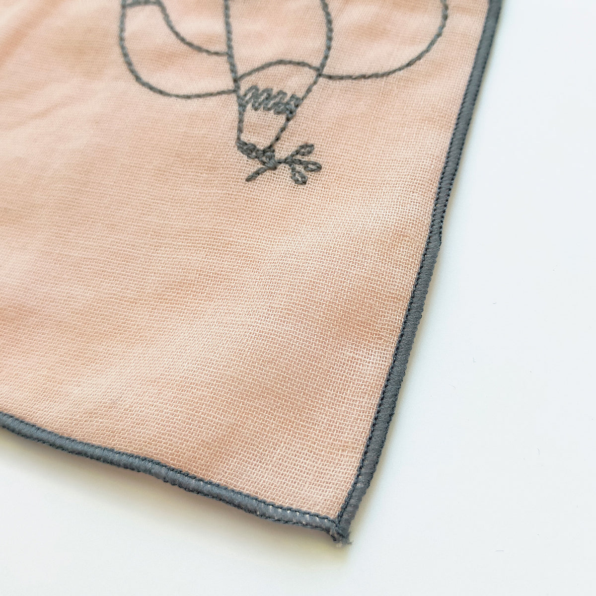 【＋HAyU】Wガーゼ刺繡ハンカチ ～綿100%～