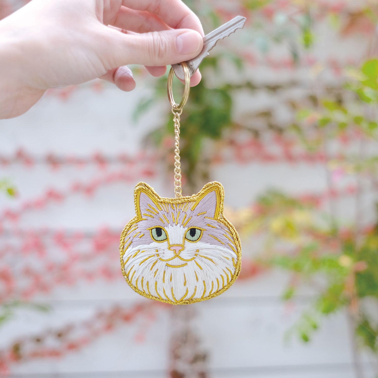 ニャトリエ 刺繍キーホルダー - cocca