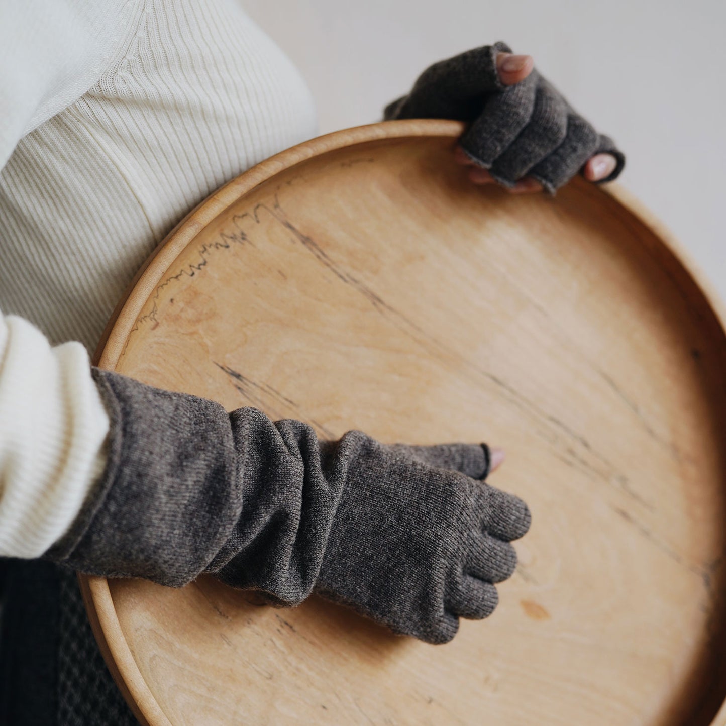 NISHIGUCHI KUTSUSHITA メリノウール100％アームウォーマー