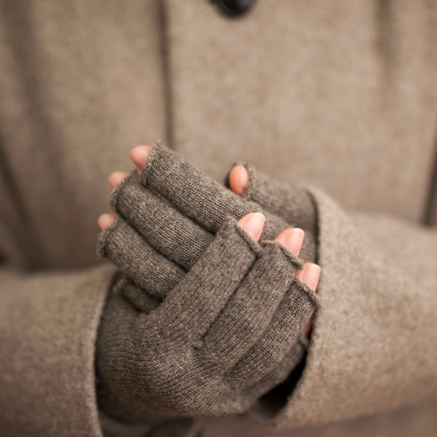 NISHIGUCHI KUTSUSHITA メリノウール100％アームウォーマー