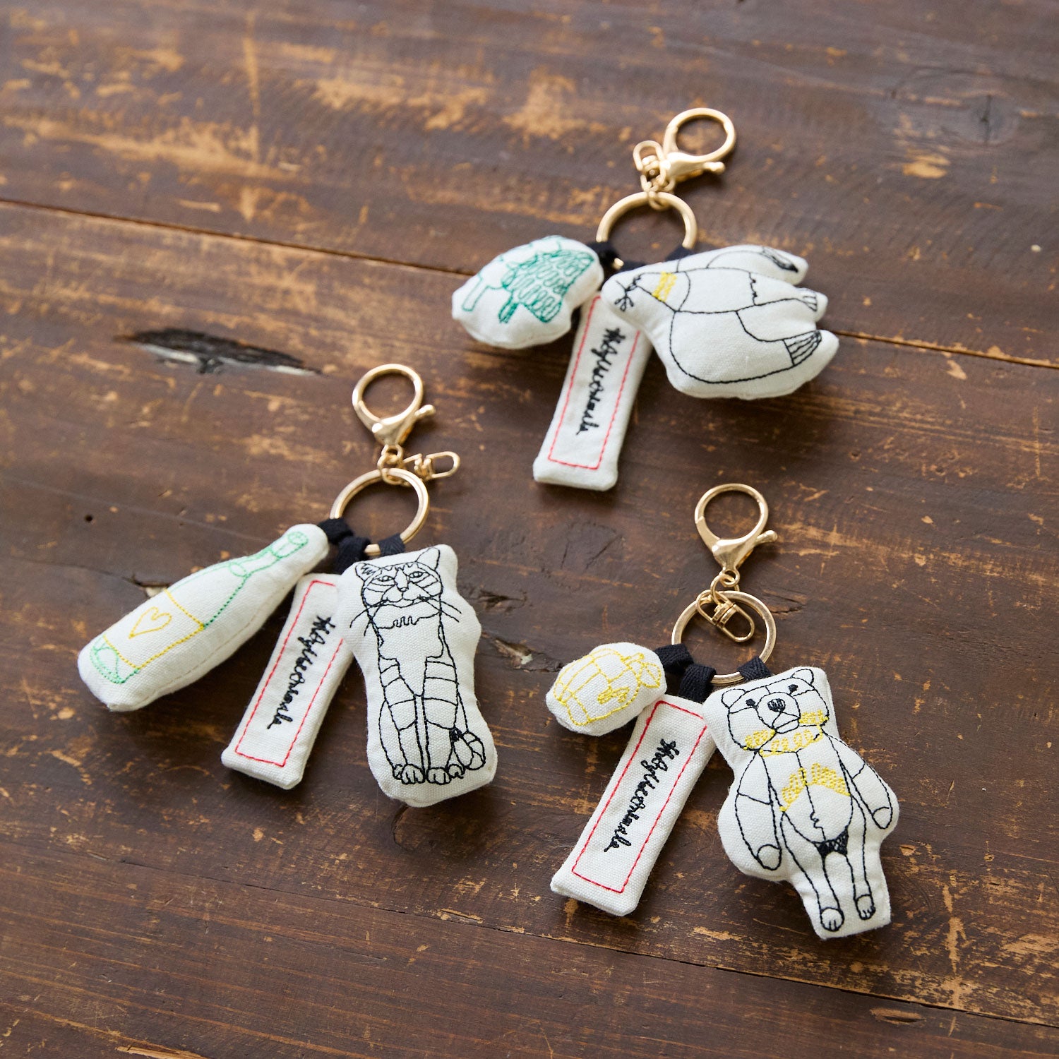 【＋HAyU】ふんわり刺繍3連チャーム