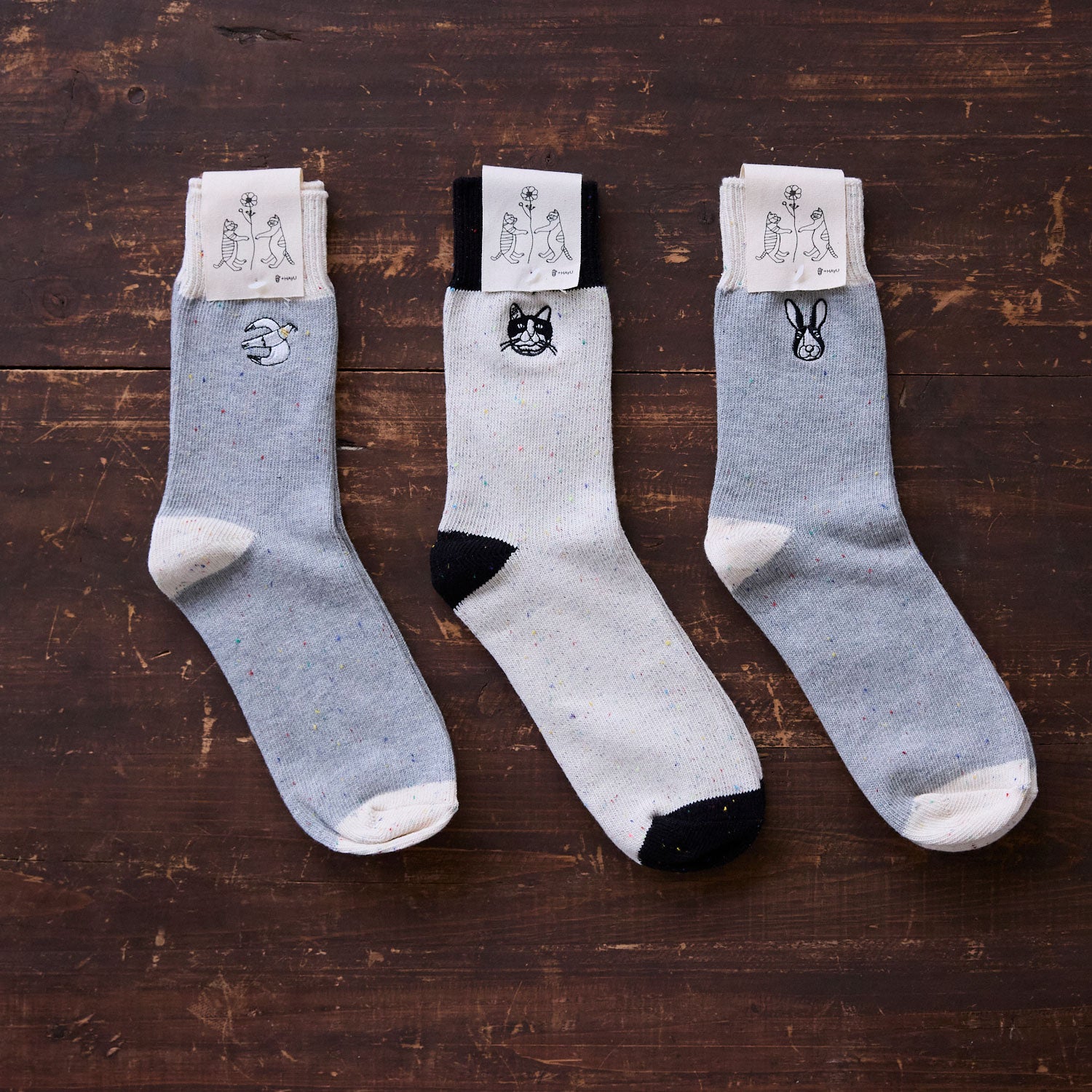 【＋HAyU】ネップ入りニット刺繍ソックス