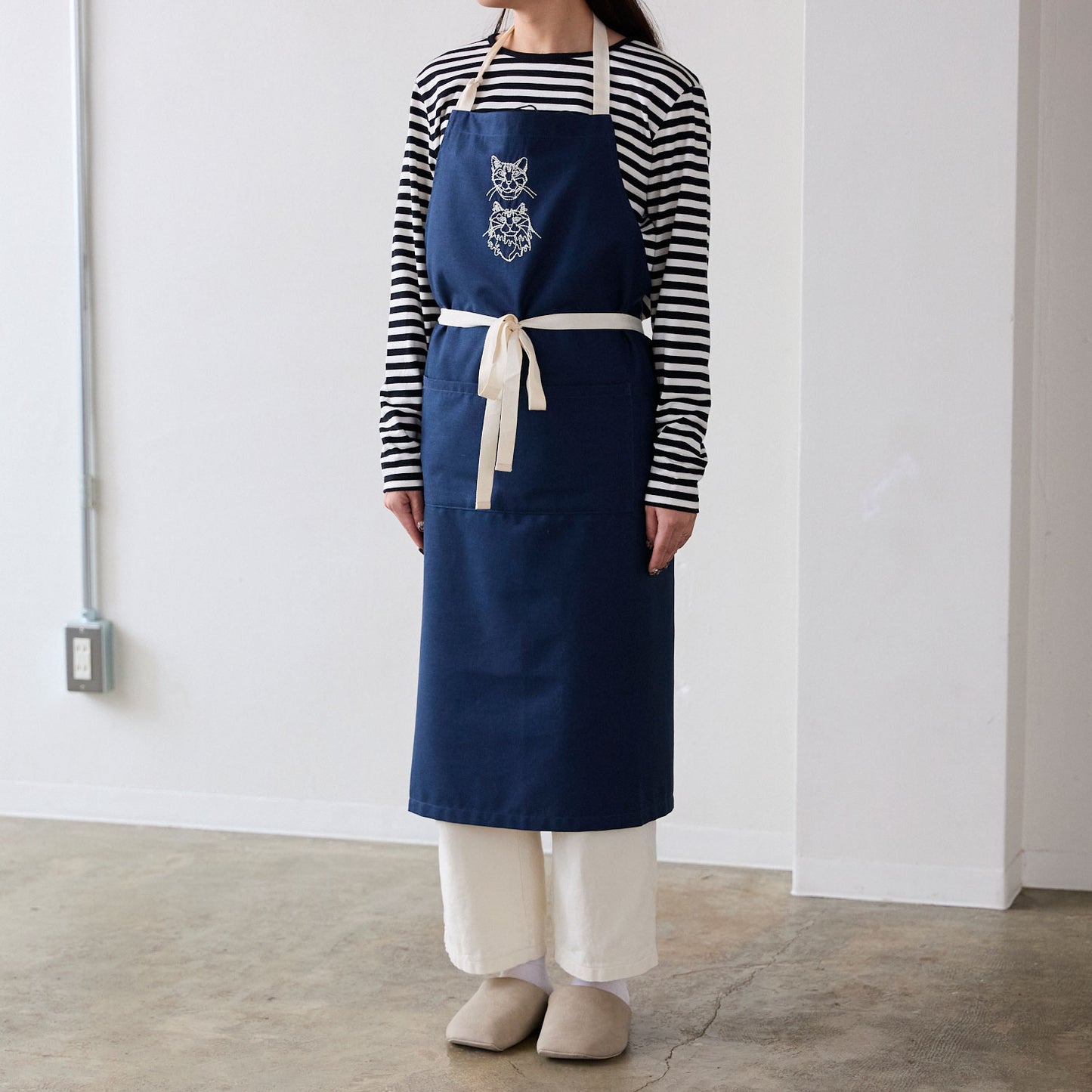 【＋HAyU fabric】-kitchen fabrics- コットンリネン刺繍エプロン