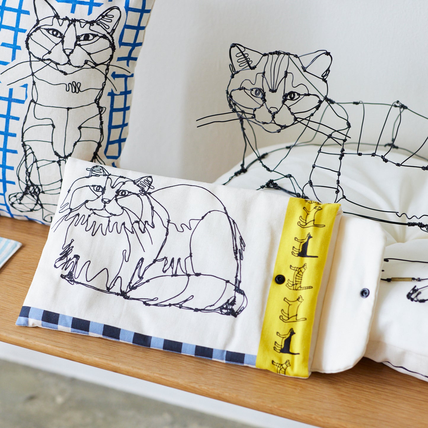＋HAyU fabric ～HAyU CAT～パネル生地 綿麻キャンバス - cocca