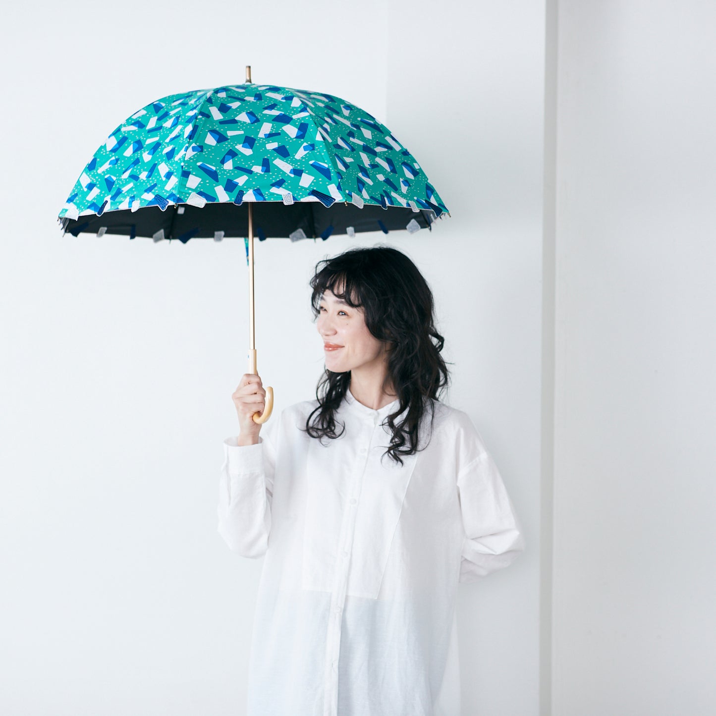 【SALE】【晴雨兼用】coccaの日傘雨傘 Kumo ‐雲- 刺繍(ショート)