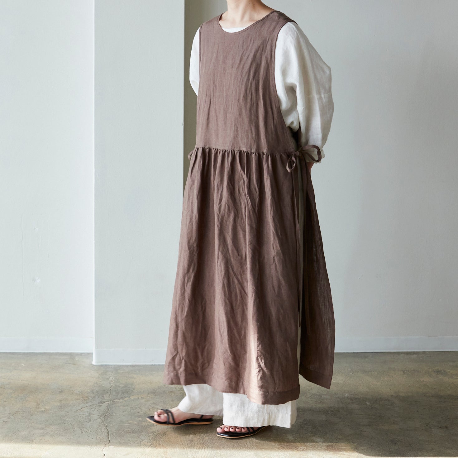 cocca　コッカ　日に日になじむ、リネンエプロンワンピース cocca(コッカ) ｜生地通販｜【cocca for】 日に日になじむ